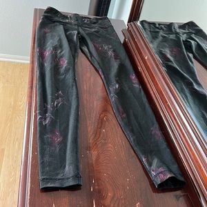 Black Floral Lululemon Leggings Size 6